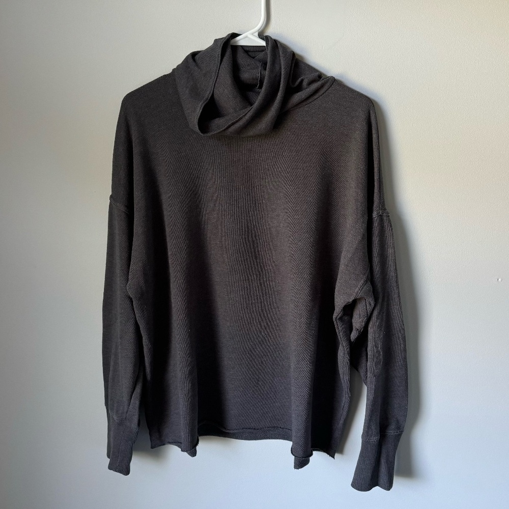 aerie turtleneck knit in dark grey